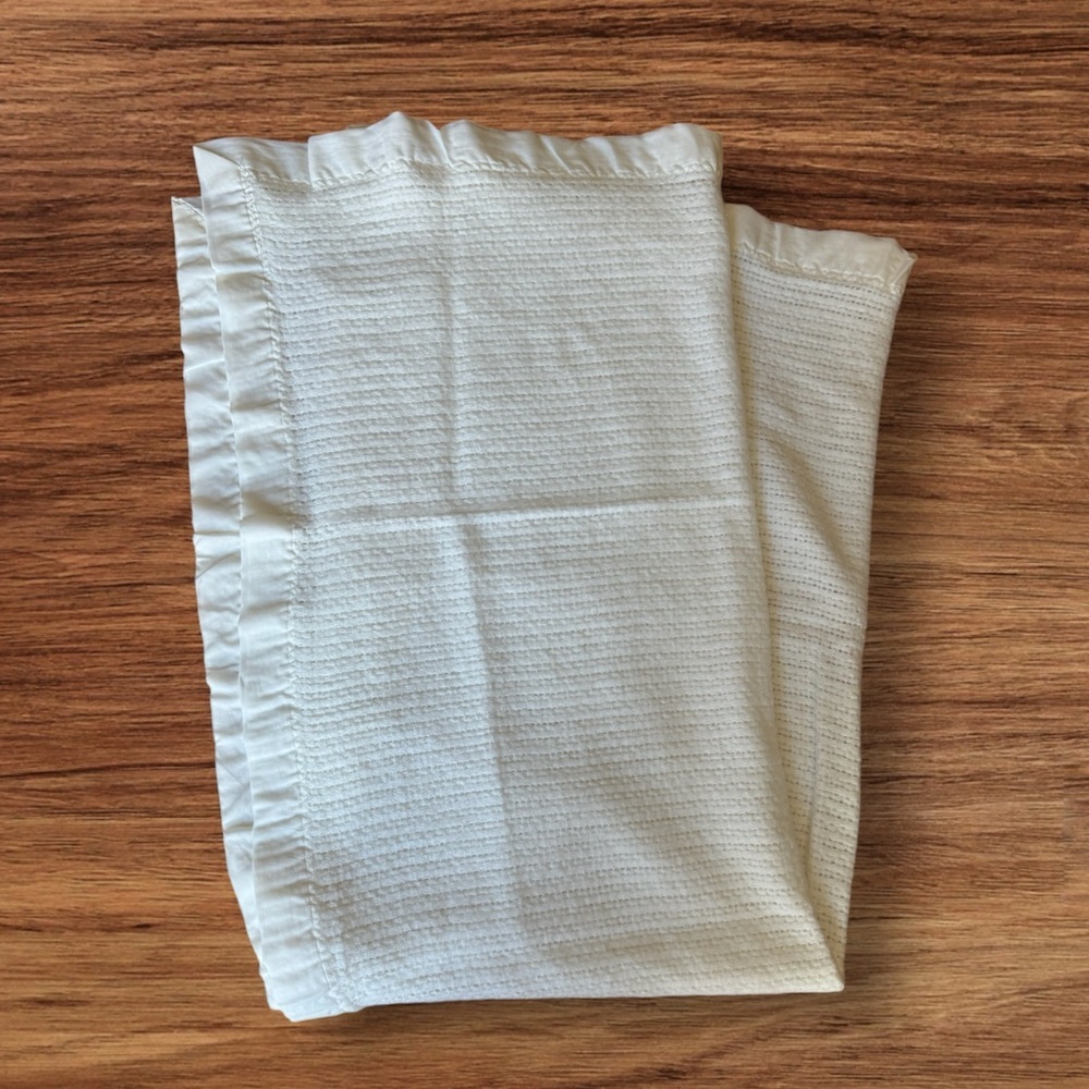 Chatham Vintage Acrylic Silky White Baby Infant Crib Blanket OS Made In USA